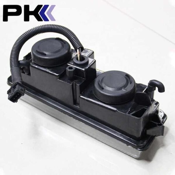 PK01-61-003R 1328861 high quality truck parts fog lamp no case RH e-mark For Daf XF95 1997 - Image 3