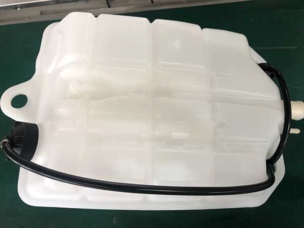 For IVECO truck EXPANSION TANK OEM 98426670 - Image 3